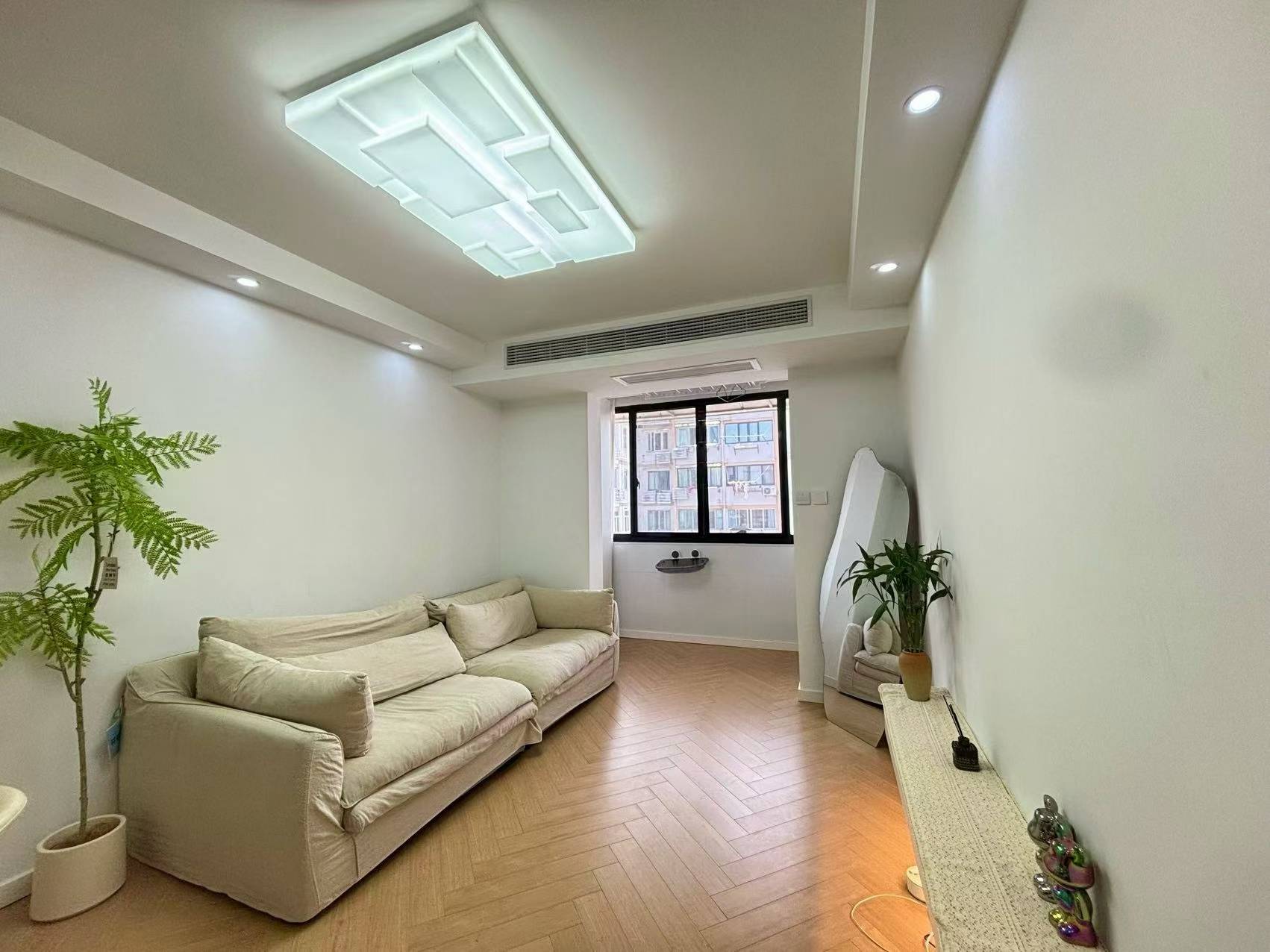 长宁区 玉屏大楼 1BR Shanghai Rental | ExpatHome