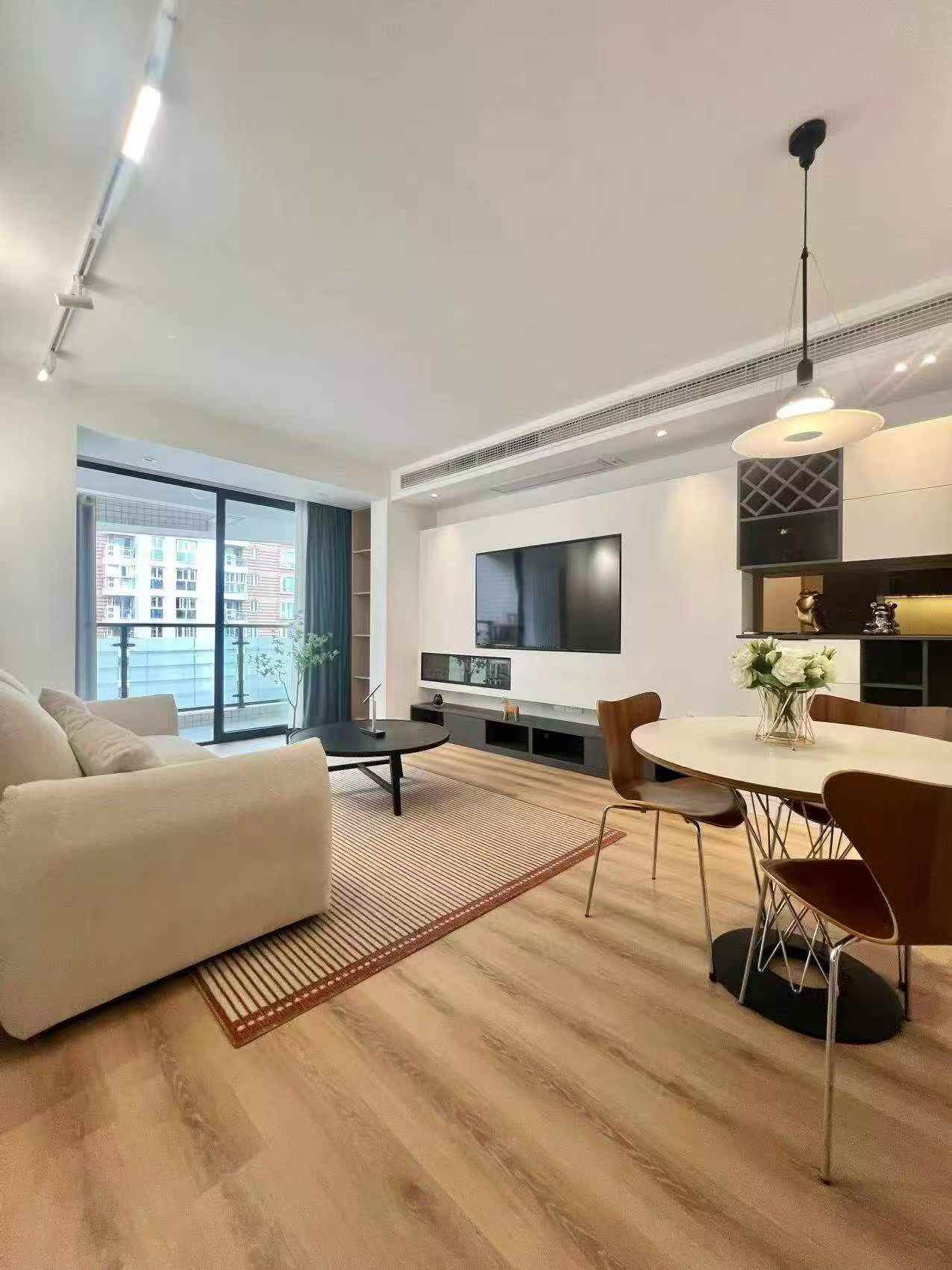 静安区 静安阳光华庭 1BR Shanghai Rental | ExpatHome