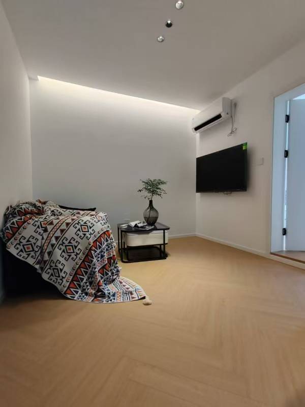 静安区 胶州路120弄 1BR Shanghai Rental | ExpatHome