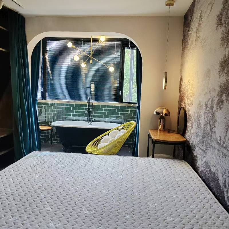 长宁区 华山花苑 2BR Shanghai Rental | ExpatHome