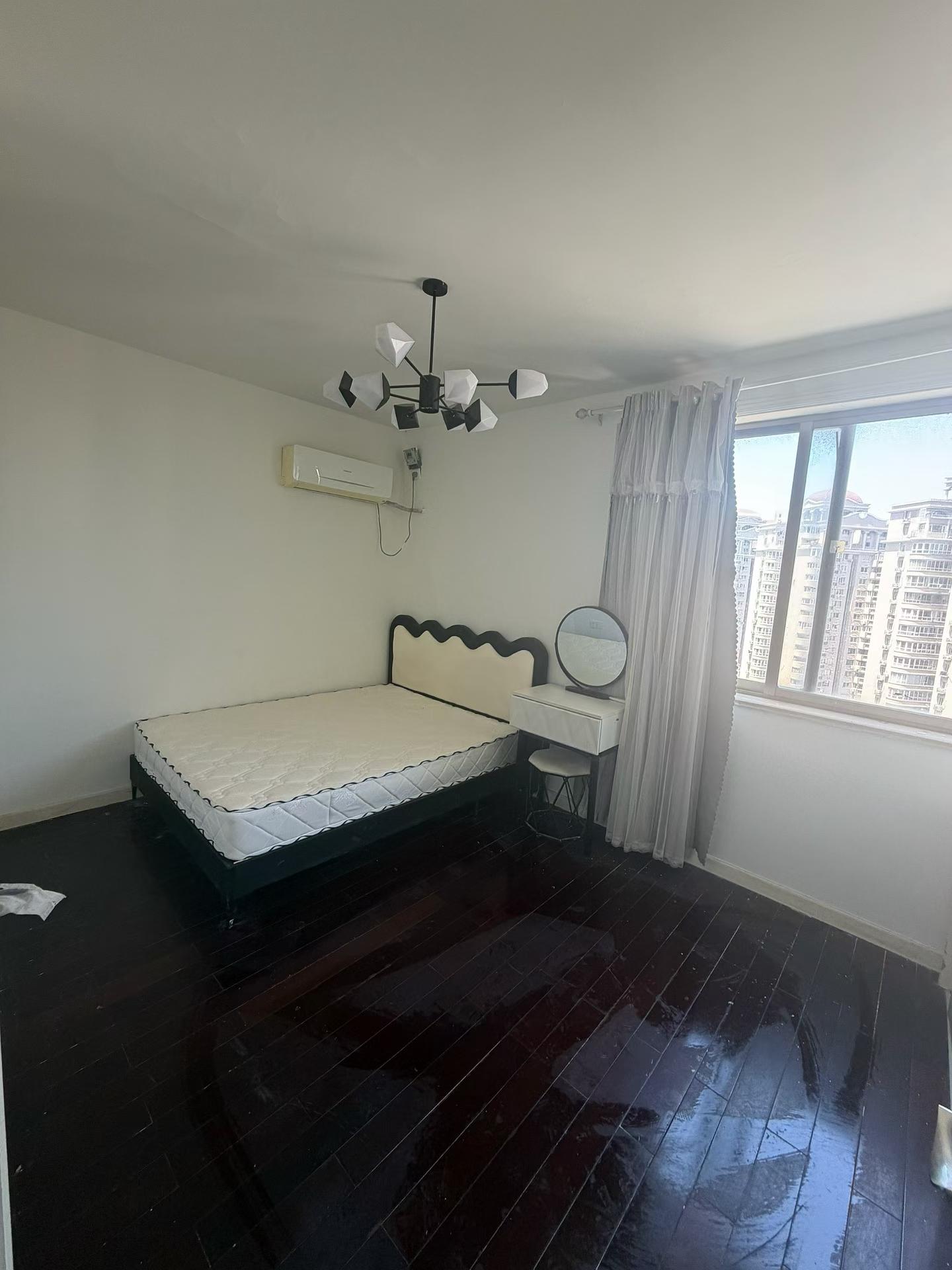 静安区 灵广大厦 1BR Shanghai Rental | ExpatHome