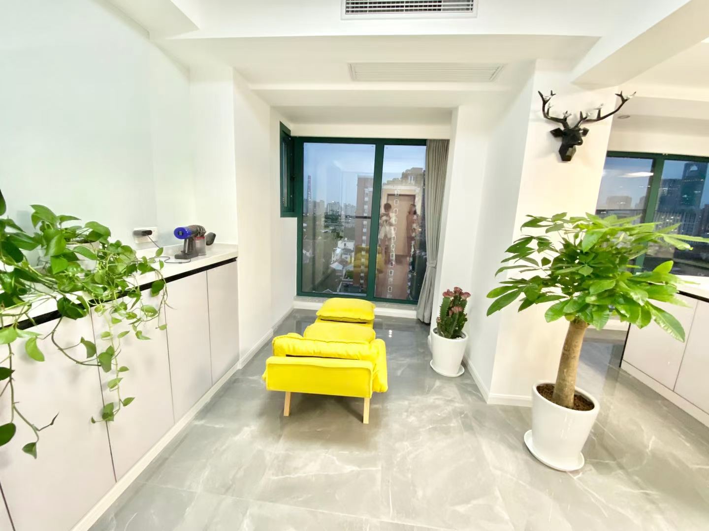 徐汇区 嘉嘉大楼 3BR Shanghai Rental | ExpatHome