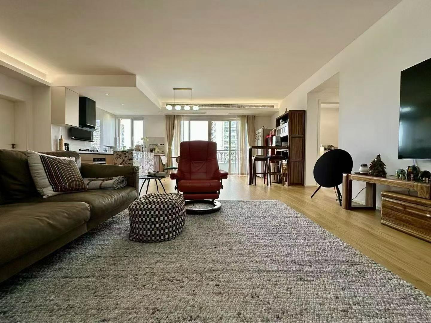 徐汇区 巴洛克宫廷 3BR Shanghai Rental | ExpatHome