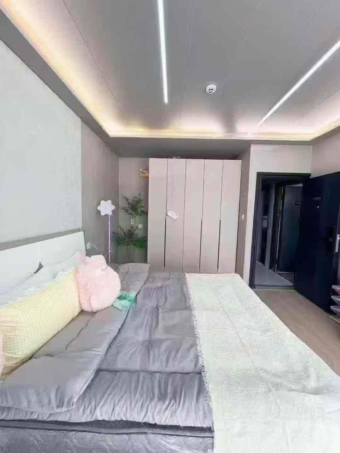 徐汇区 虹梅路2063号 1BR Shanghai Rental | ExpatHome