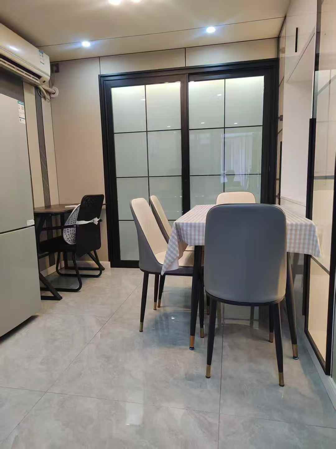 静安区 南京西路1173弄 1BR Shanghai Rental | ExpatHome