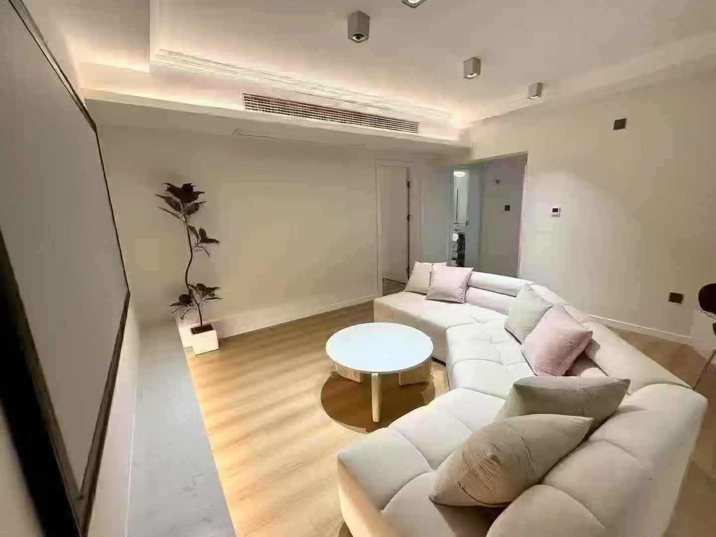 静安区 浦联公寓 3BR Shanghai Rental | ExpatHome