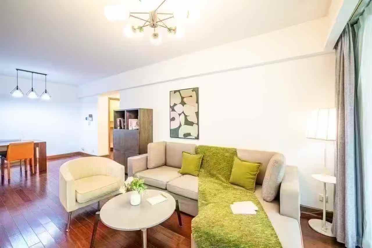 徐汇区 东方曼哈顿 2BR Shanghai Rental | ExpatHome