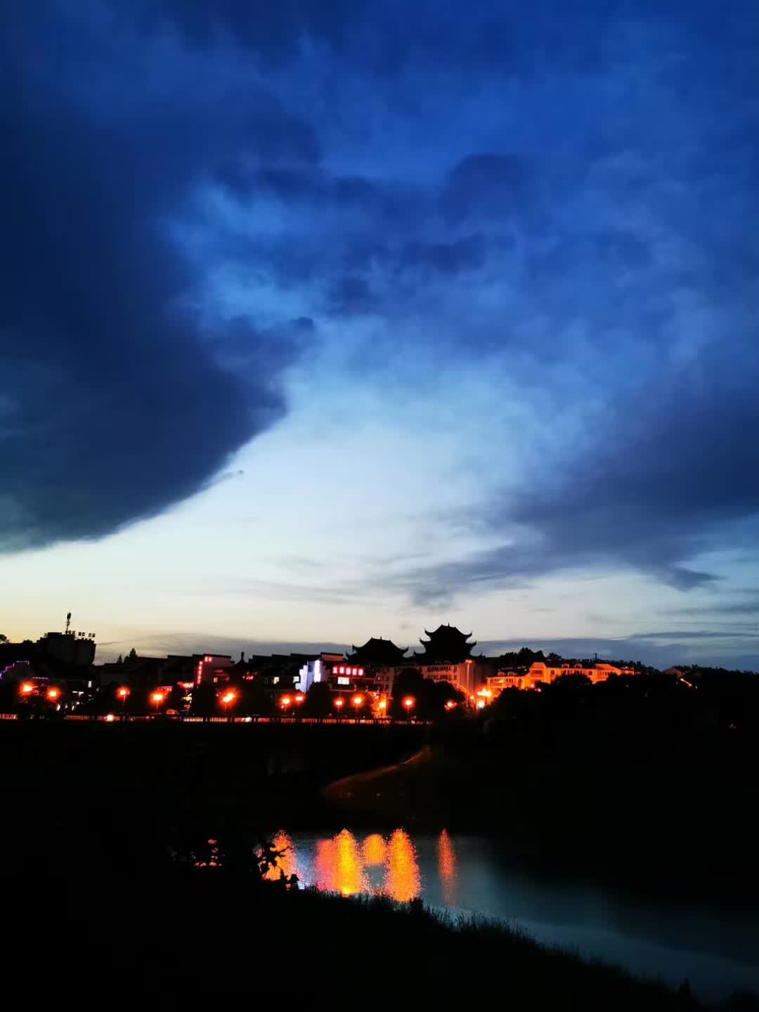 https://shmmsns.qpic.cn/mmsns/Y3WgNLFjO0fOYcKmbSzibOmmGC4evQZJNk2N7ZtzdcGibn4QVx7GjGsNMOP5YrFqD2azzp9GCKnDg/0/150