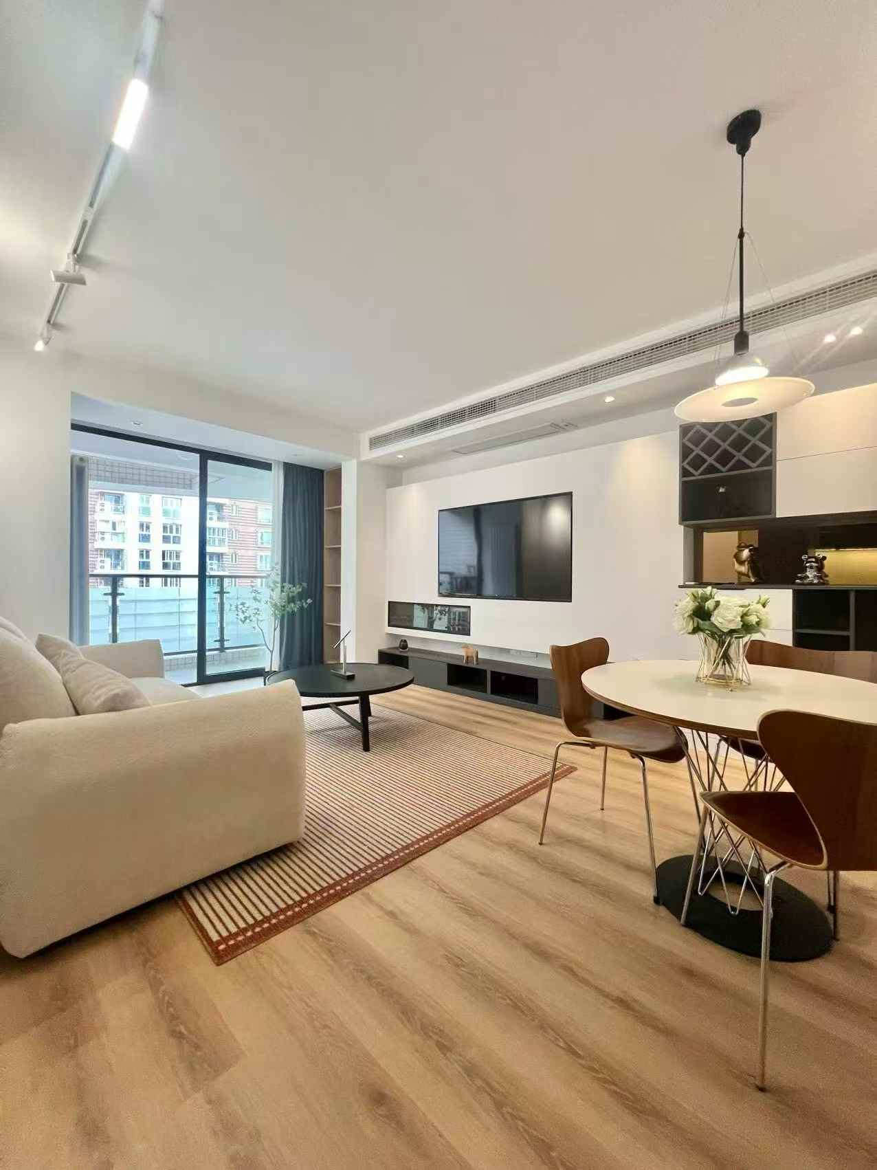 静安区 静安阳光华庭 1BR Shanghai Rental | ExpatHome
