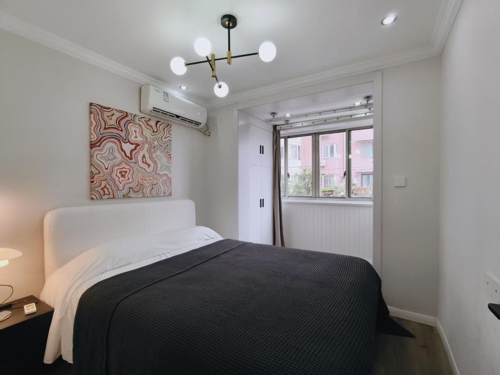 徐汇区 华龙公寓 1BR Shanghai Rental | ExpatHome