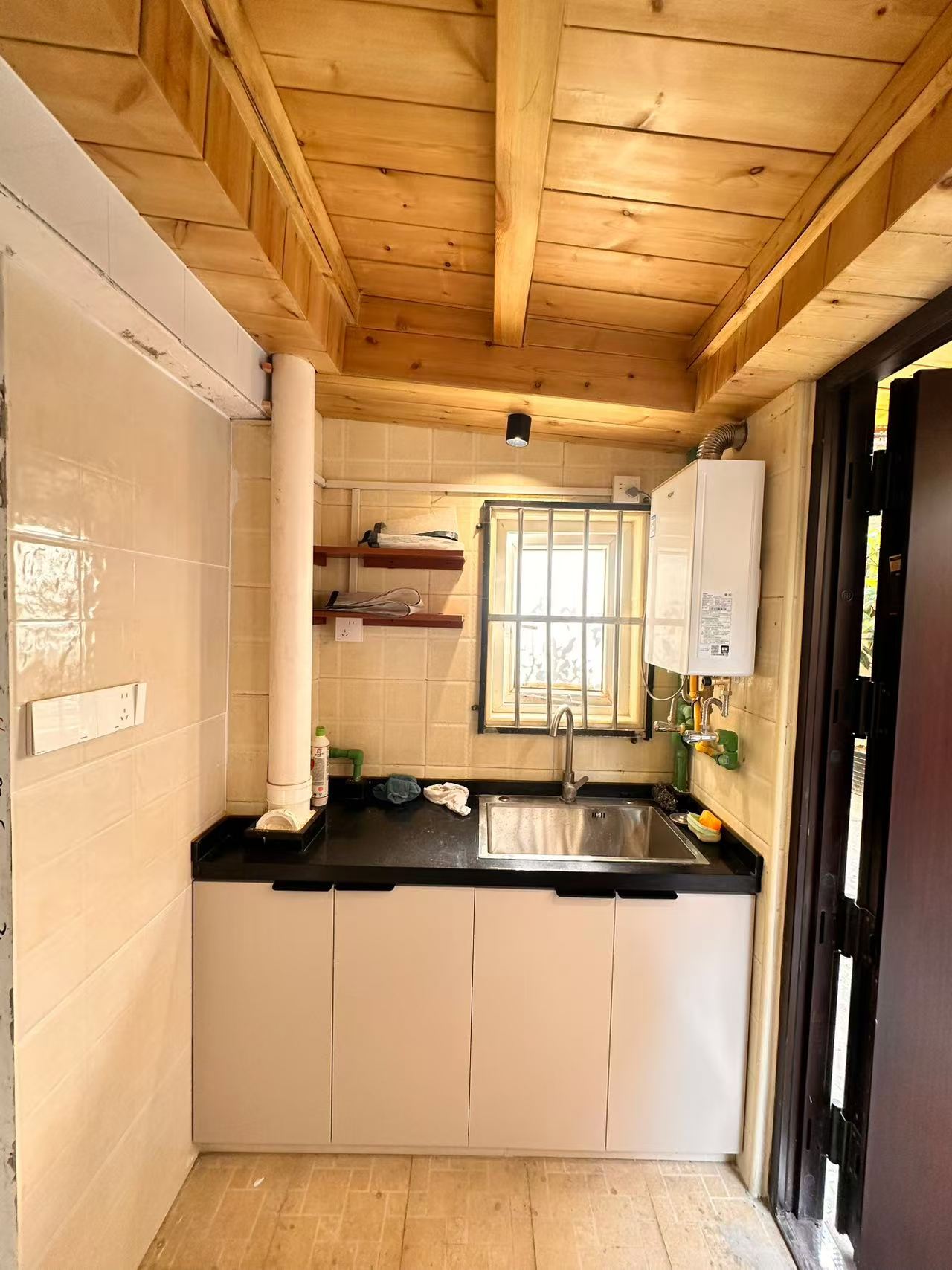 静安区 南京西路591弄 1BR Shanghai Rental | ExpatHome