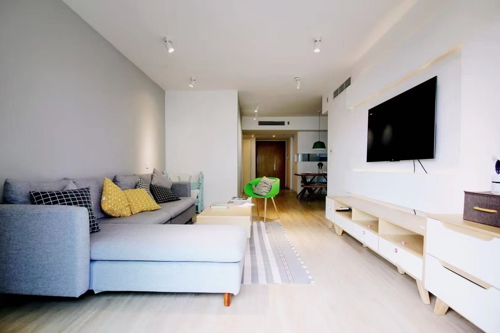 静安区 静安豪景苑 2BR Shanghai Rental | ExpatHome